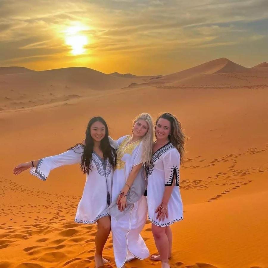 Hotel Family Luxury Glamping Merzouga Esterno foto