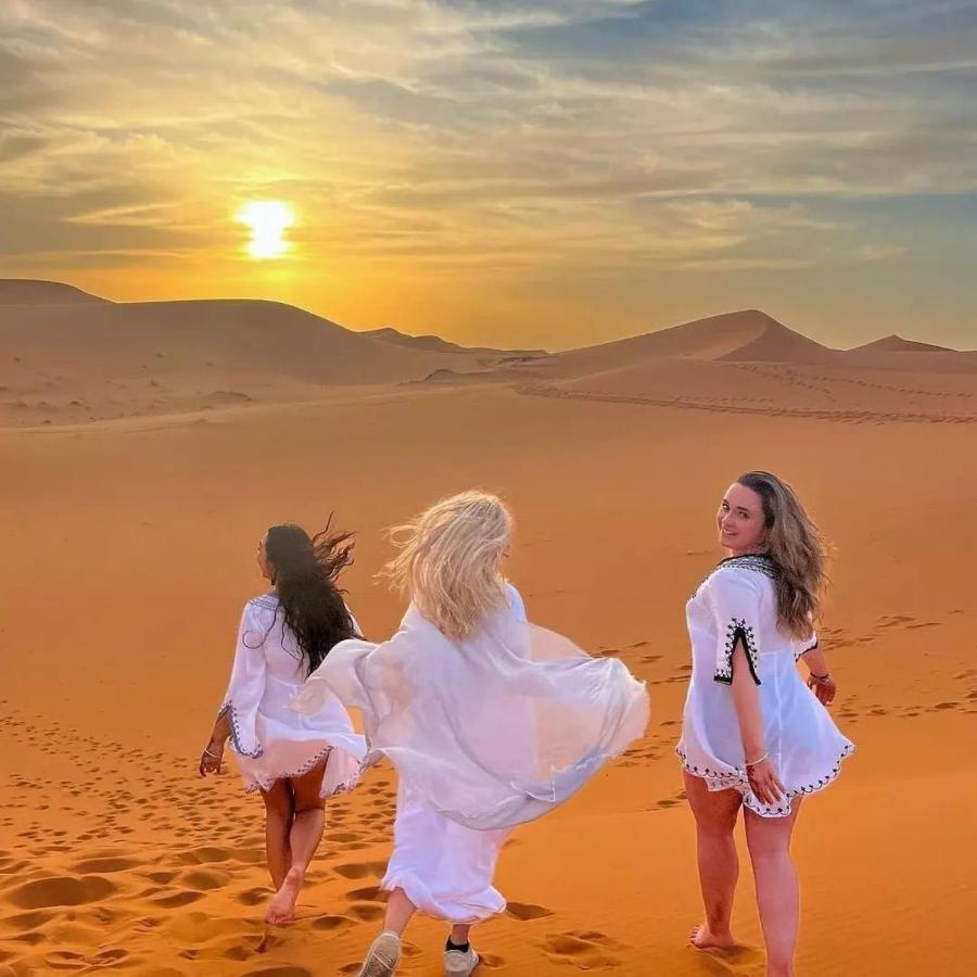 Hotel Family Luxury Glamping Merzouga Esterno foto