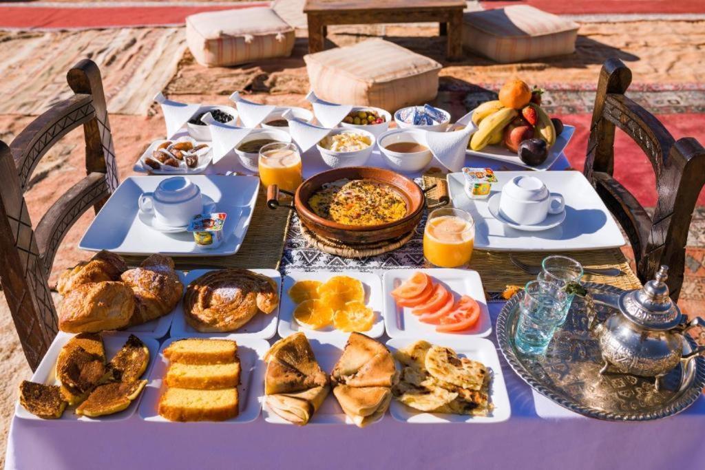 Hotel Family Luxury Glamping Merzouga Esterno foto