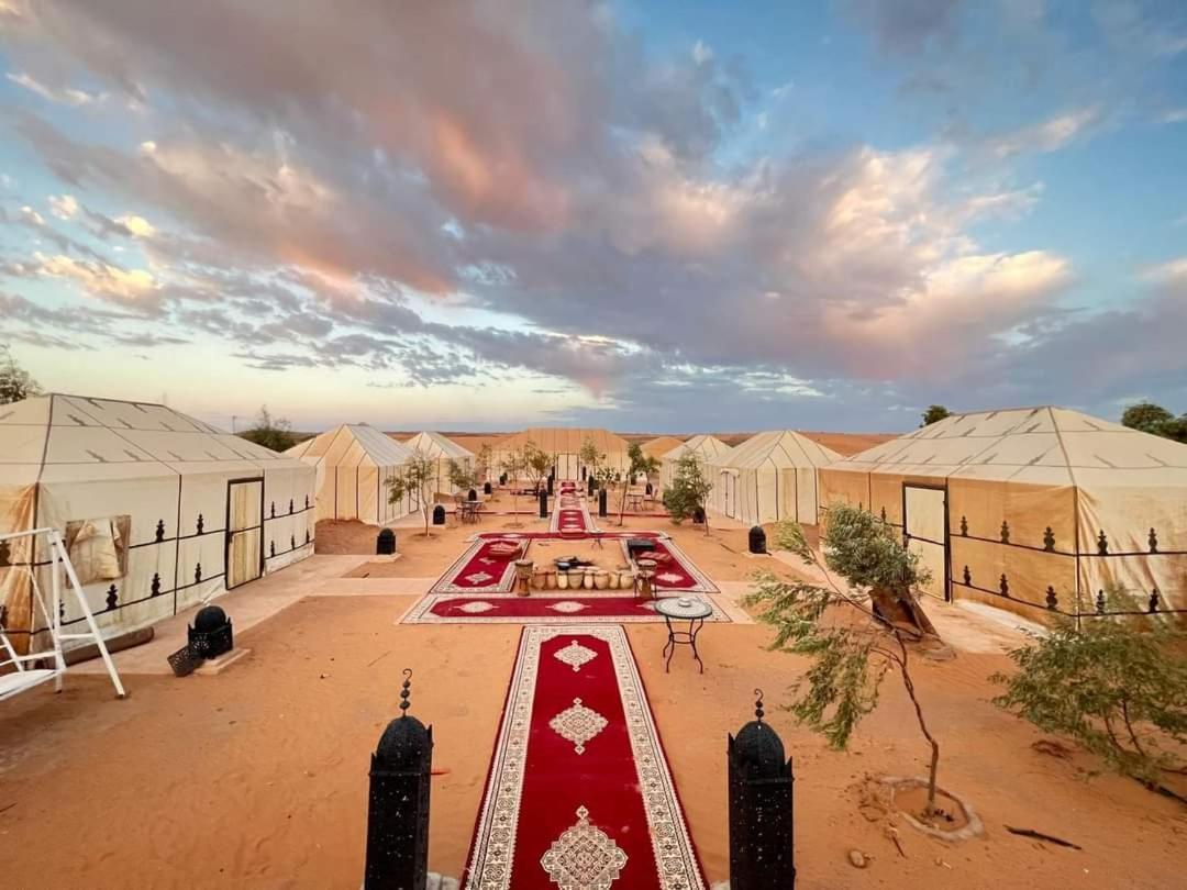 Hotel Family Luxury Glamping Merzouga Esterno foto